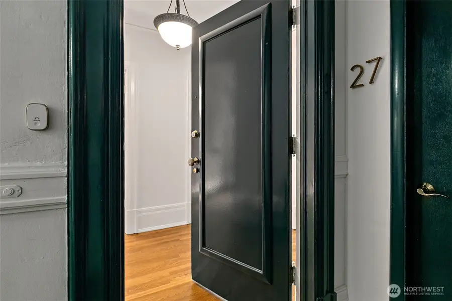 615 Boren Avenue #27, Seattle, WA 98104 - Image #3