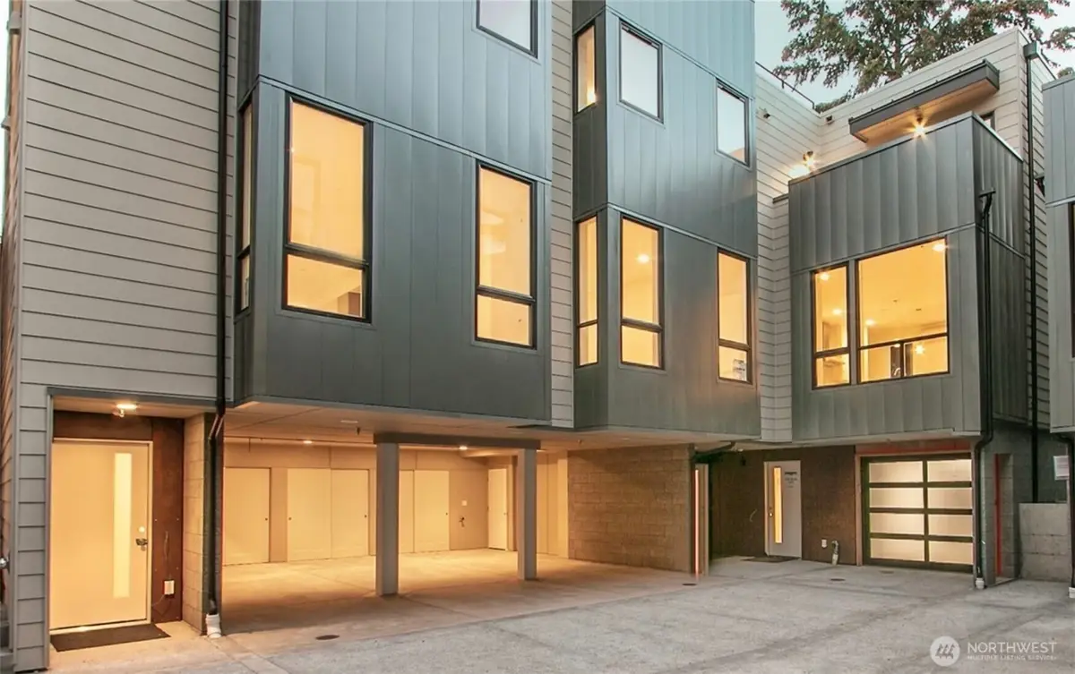 1117 34th Avenue, Seattle, WA 98122 - #1