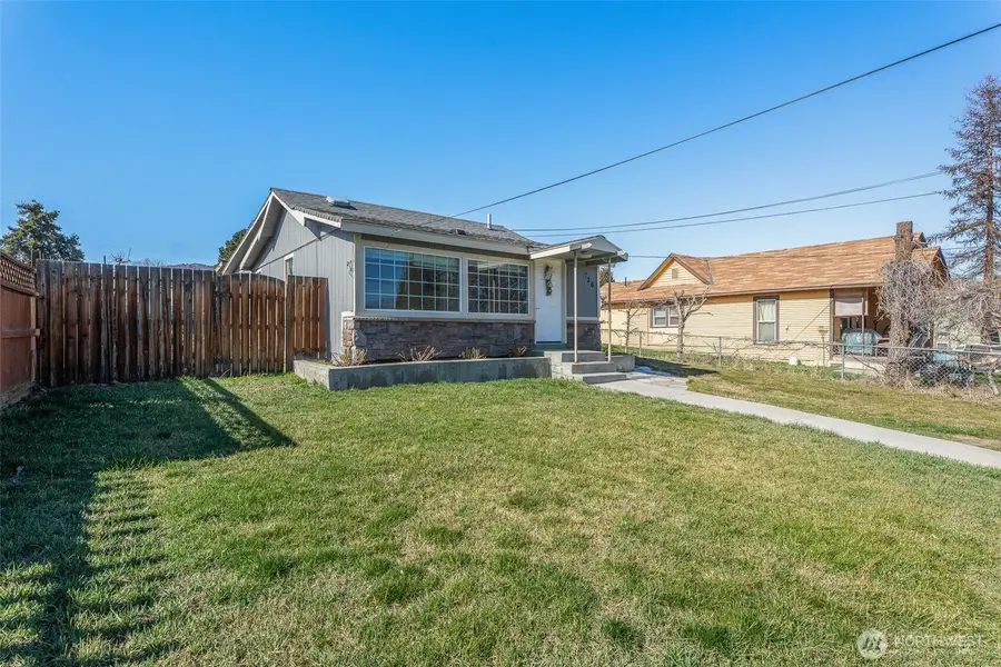 726 Methow Street, Wenatchee, WA 98801 - #2