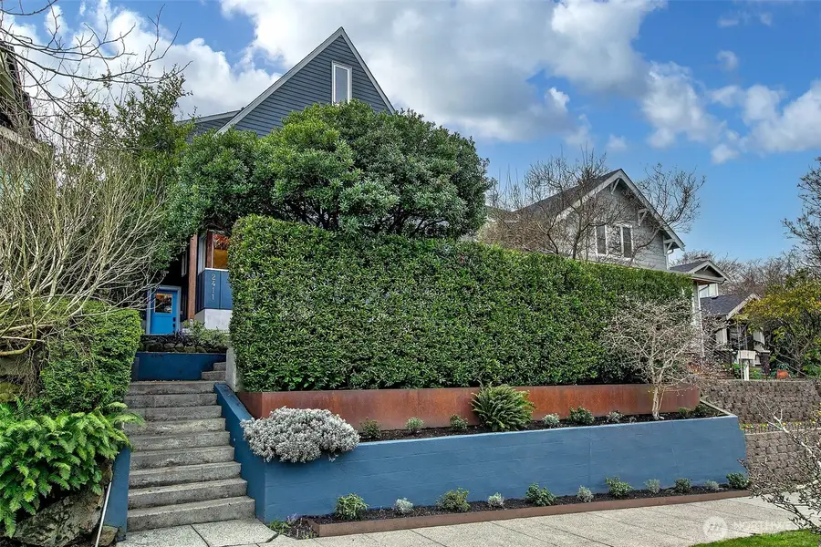 2411 4th Avenue W, Seattle, WA 98119 - Image #2