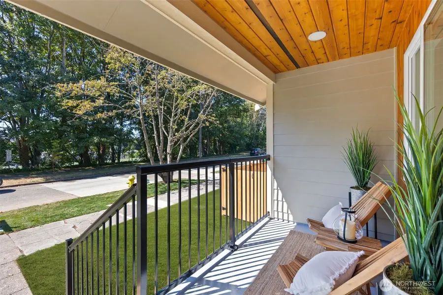 8226 Meridian Avenue N, Seattle, WA 98103 - Image #3