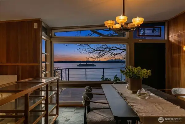 2557 Perkins Lane W, Seattle, WA 98199