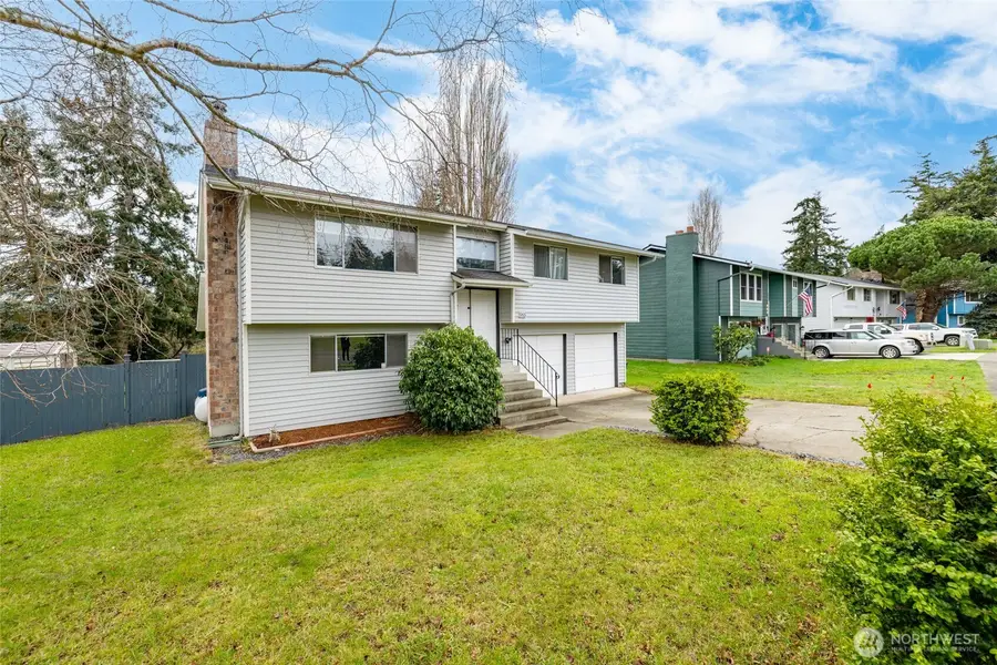 953 NW Illahee Drive, Oak Harbor, WA 98277 - #2