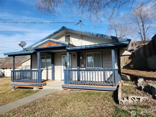 19 1st Street E, Tonasket, WA 98855