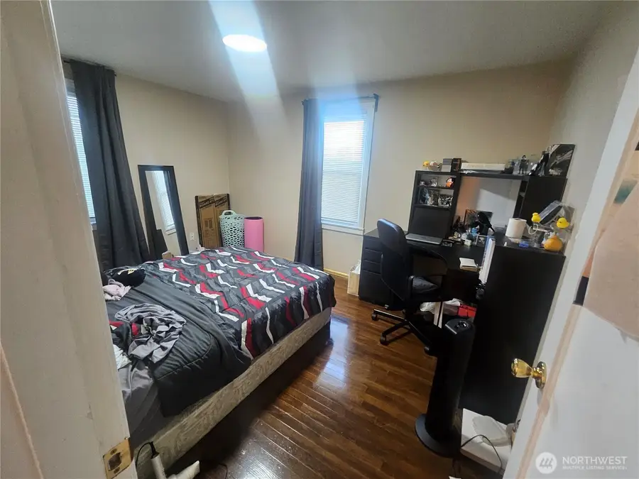 13727 37th Avenue S, Tukwila, WA 98168 - #3