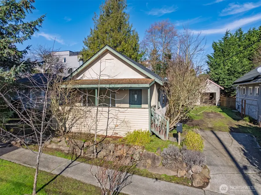 946 N 86th Street, Seattle, WA 98103 - Image #2