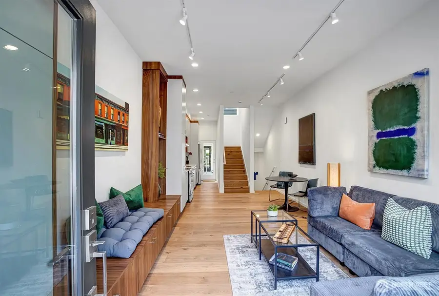 635 13th Avenue E, Seattle, WA 98102 - #2