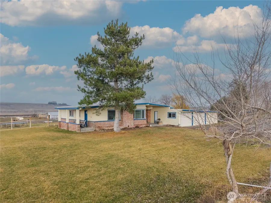 3416 Road 20 Ne, Soap Lake, WA 98851 - #3