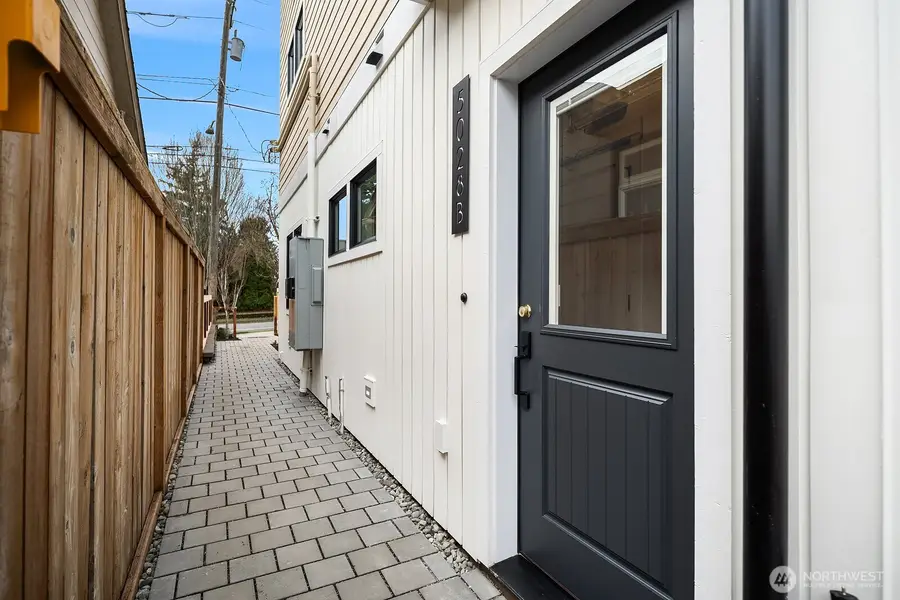 5028 35th Avenue Ne #B, Seattle, WA 98105 - Image #2
