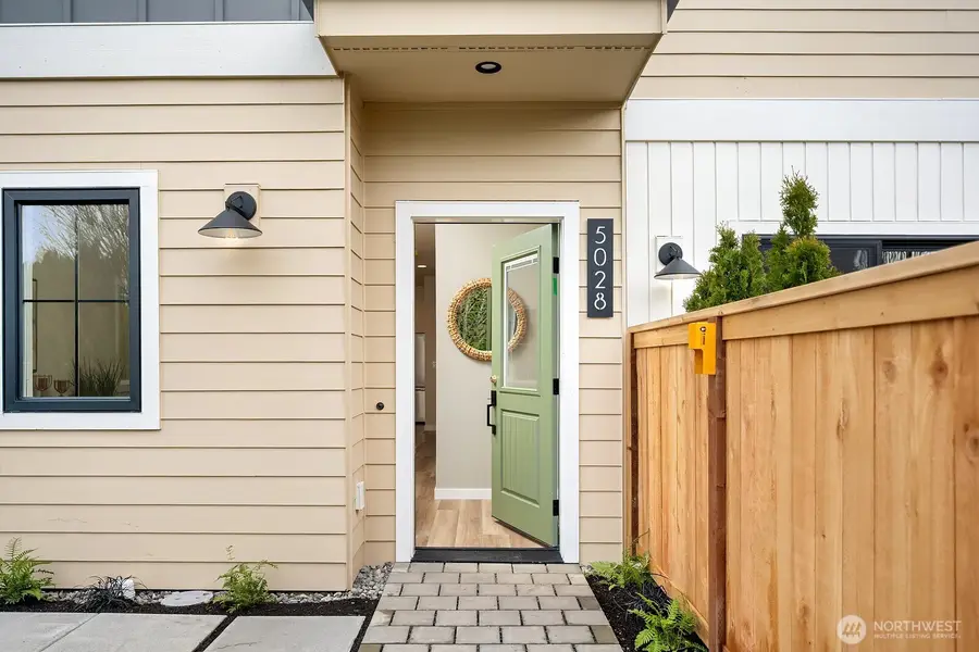 5028 35th Avenue Ne, Seattle, WA 98105 - Image #2