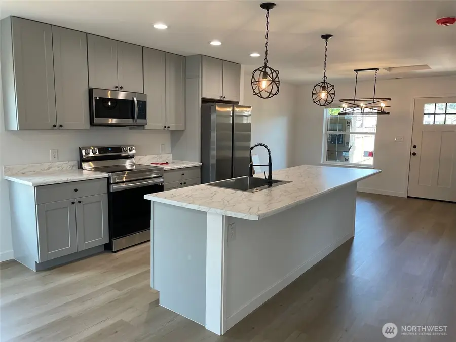 464 SW William Avenue, Chehalis, WA 98532 - #2