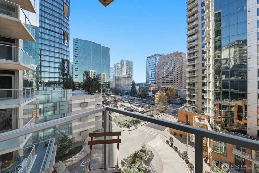 10650 NE 9th Place #923, Bellevue, WA 98004 - Image #2