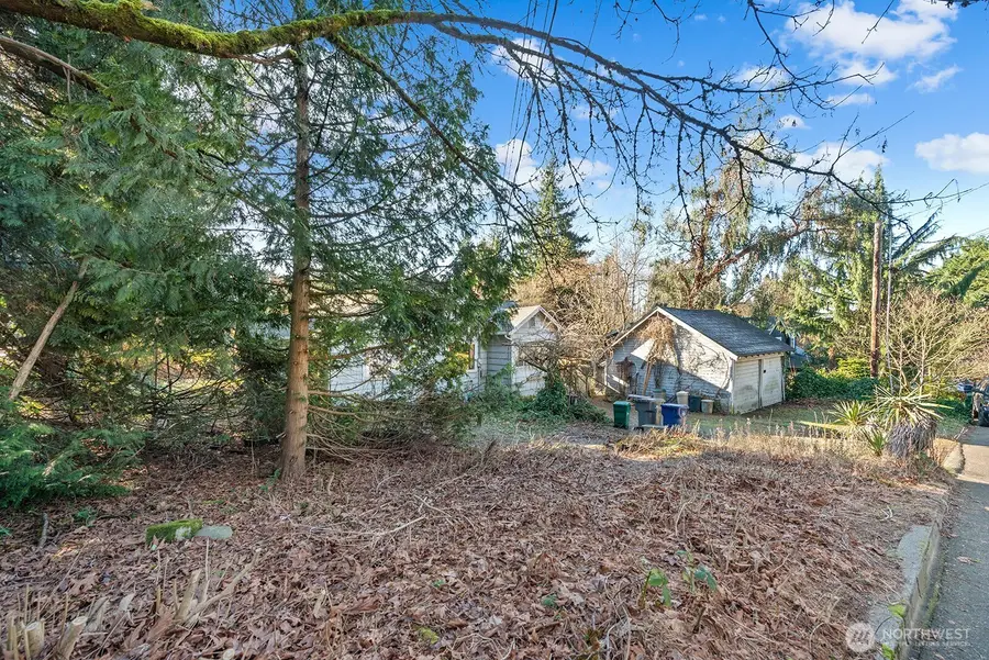 5721 108th Avenue Ne, Kirkland, WA 98033 - Image #2