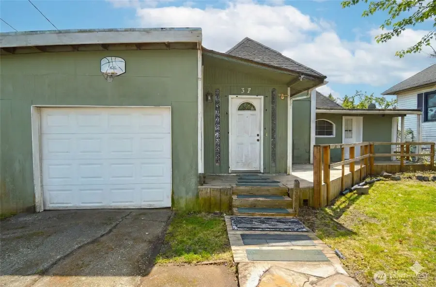 317 W King Street, Aberdeen, WA 98520 - #3