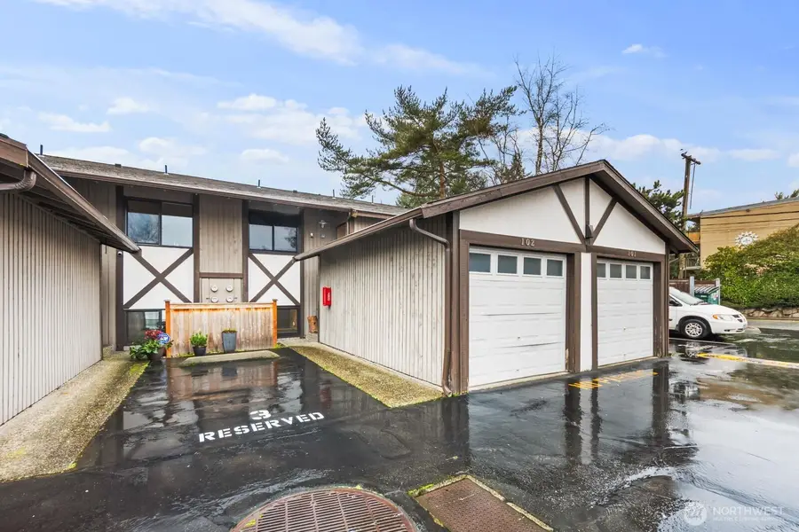 323 SW 112th Street #102, Seattle, WA 98146 - #2