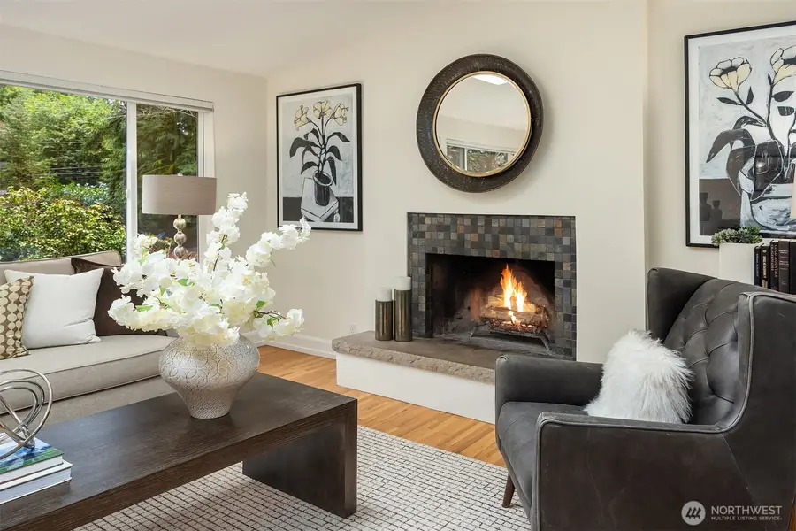 2705 107th Avenue Se, Beaux Arts Village, WA 98004 - Image #3