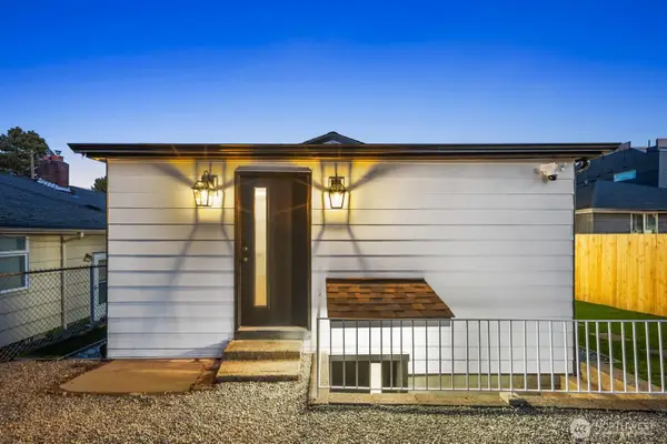 5945 Fauntleroy Way Sw, Seattle, WA 98136