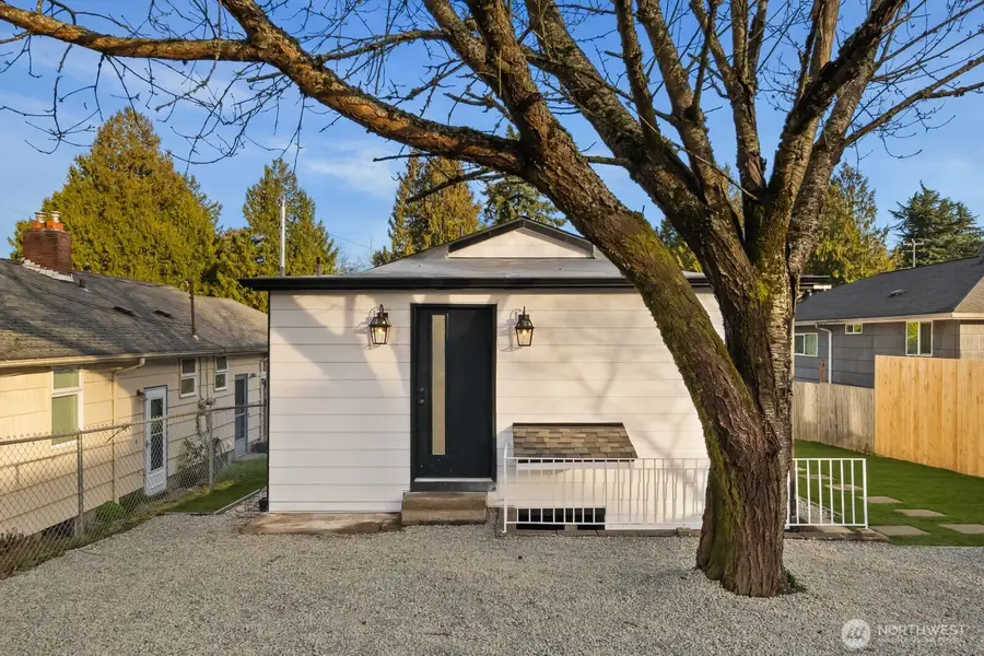 5945 Fauntleroy Way Sw, Seattle, WA 98136 - #3