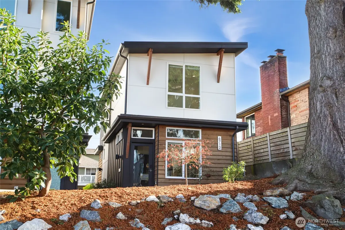 6712 36th Avenue Sw, Seattle, WA 98126 - Image #1