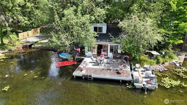 1111 Lake Sawyer Island, Black Diamond, WA 98010