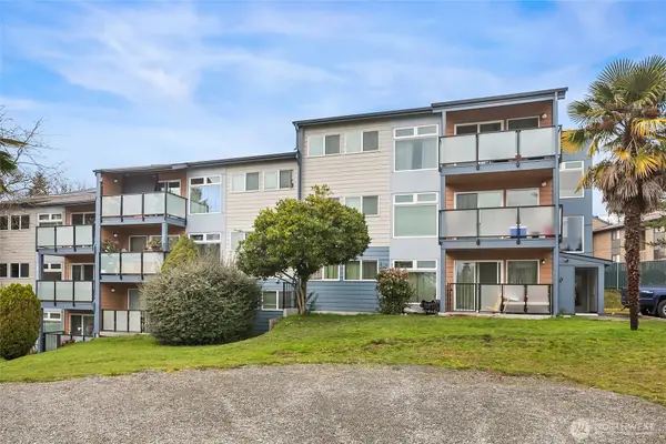 15156 65th Avenue S #1007, Tukwila, WA 98188