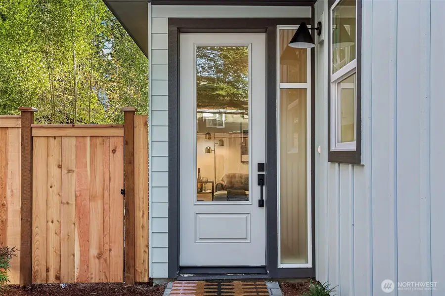 13748 Stone Avenue N, Seattle, WA 98133 - #3