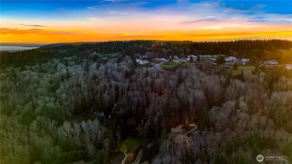 927 Grennan Place #37, Camano Island, WA 98282