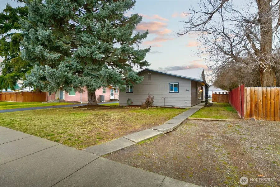 305 W 13th Avenue, Ellensburg, WA 98926 - #3