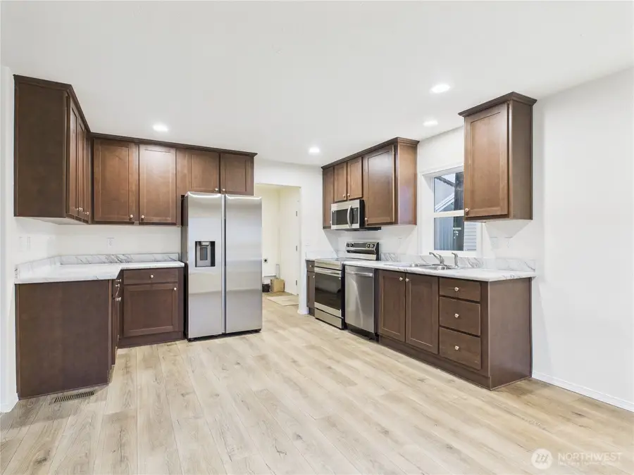 19 S Garden Avenue, Rock Island, WA 98850 - #2