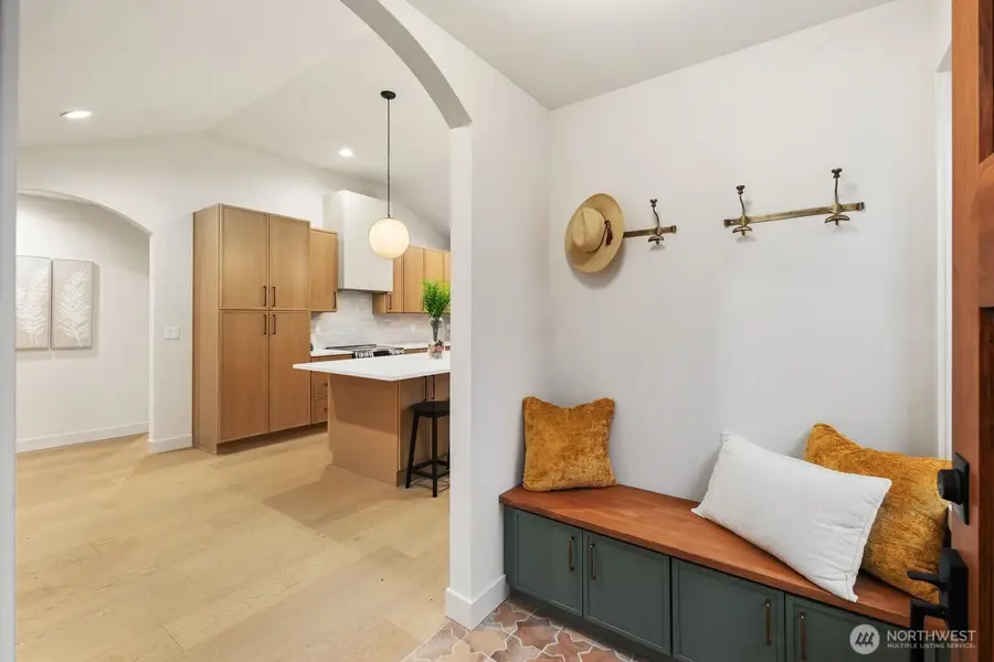 2314 46th Avenue Sw, Seattle, WA 98116 - #3