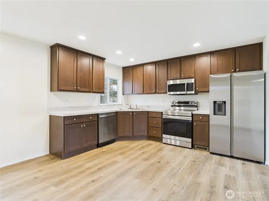 403 2nd Street Sw, Rock Island, WA 98850 - #3