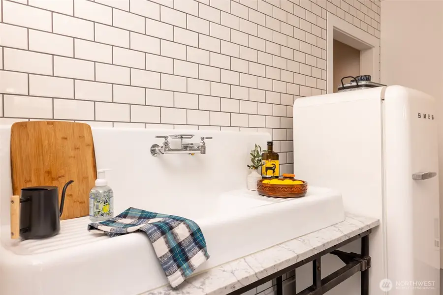 381 Wallace Way Ne #109, Bainbridge Island, WA 98110 - #3