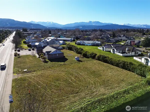 955 N 5th Avenue #1 & 2, Sequim, WA 98382