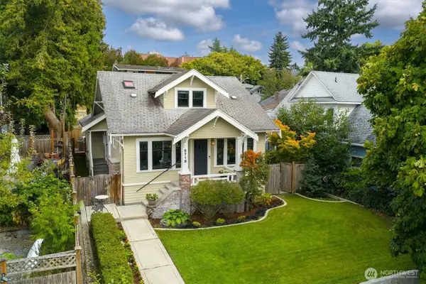 5718 Palatine Avenue N, Seattle, WA 98103