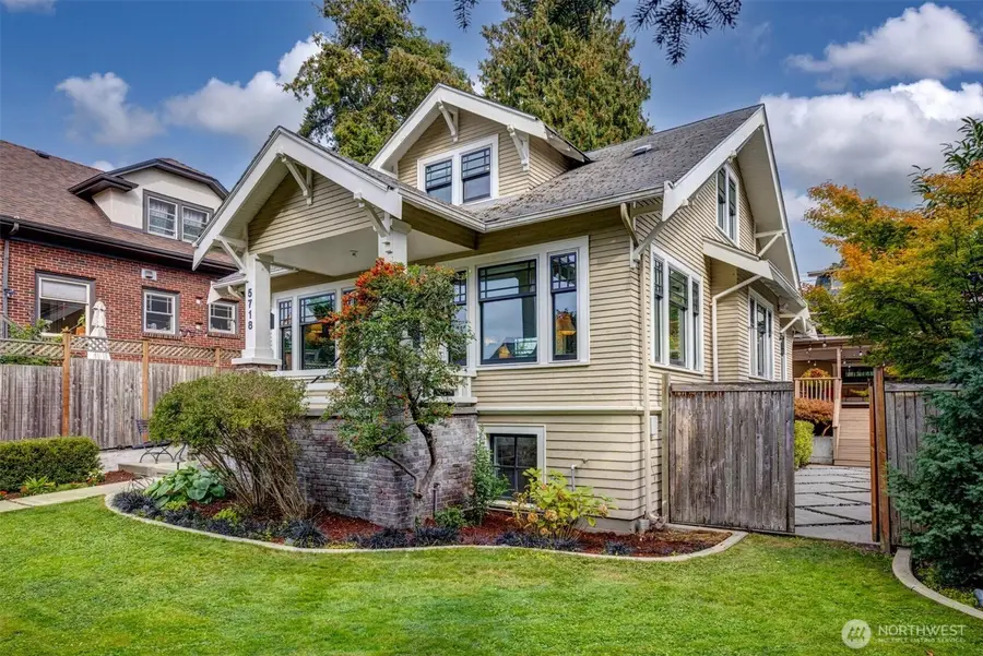 5718 Palatine Avenue N, Seattle, WA 98103 - Image #3