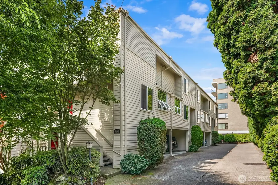 202 W Olympic Place #405, Seattle, WA 98119 - Image #3