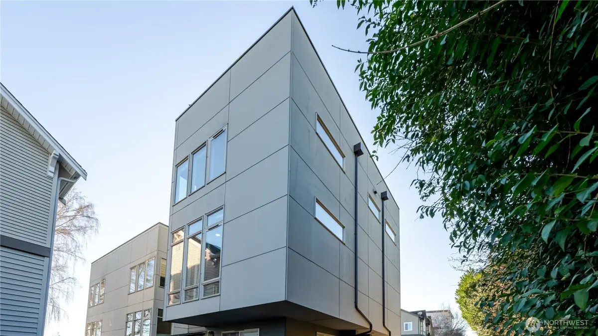 3245 21st Ave W, Seattle, WA 98199 - #1