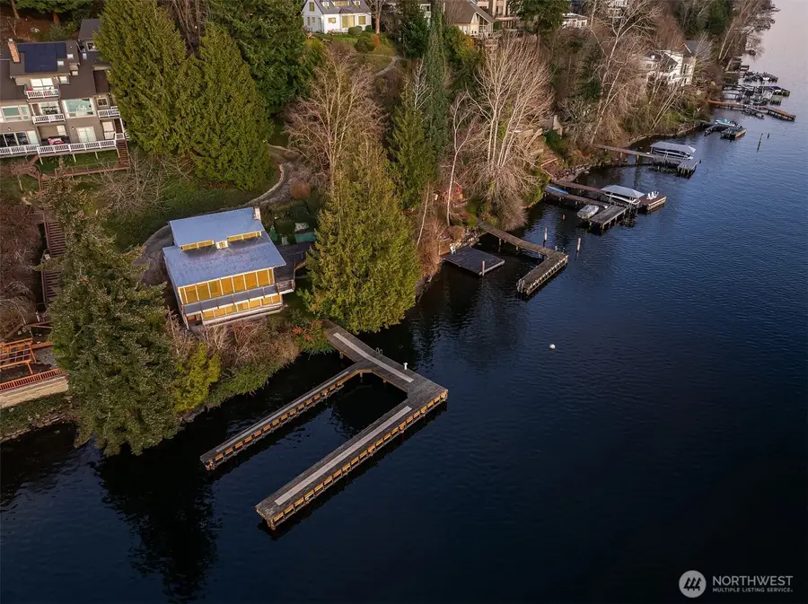 8025 W Mercer Way, Mercer Island, WA 98040 - #2