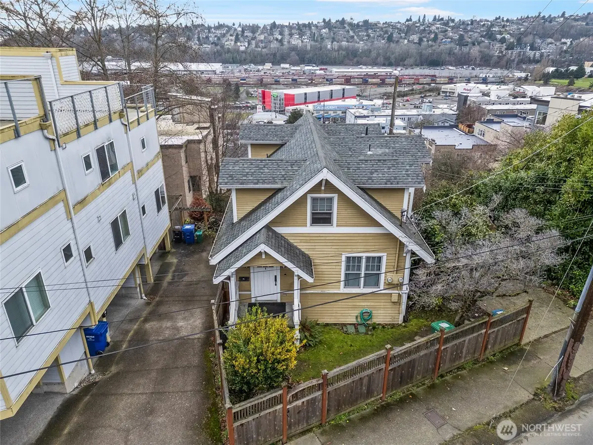 2071 Gilman Drive W, Seattle, WA 98119 - #1