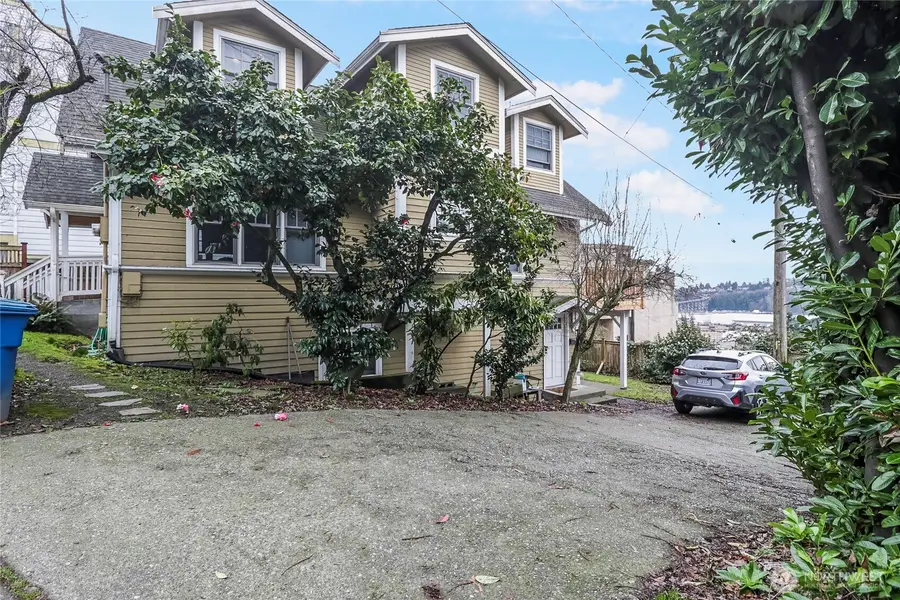 2071 Gilman Drive W, Seattle, WA 98119 - #3