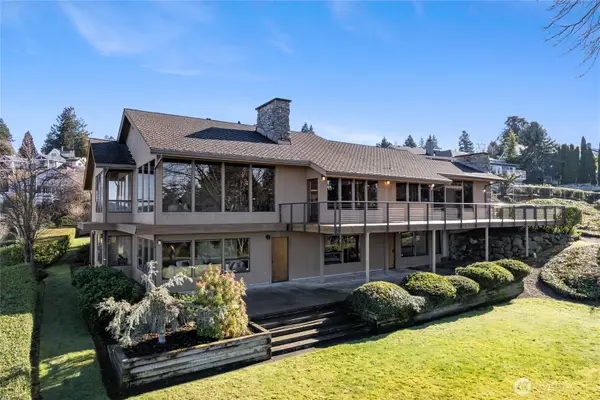 2720 Soundview Drive W, University Place, WA 98466