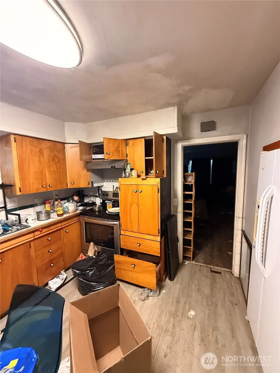 421 Wells Avenue N, Renton, WA 98057 - #3