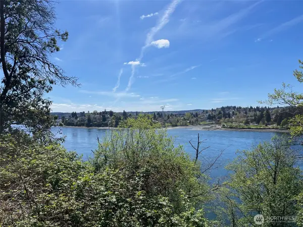 1943 Wheaton Way, Bremerton, WA 98310