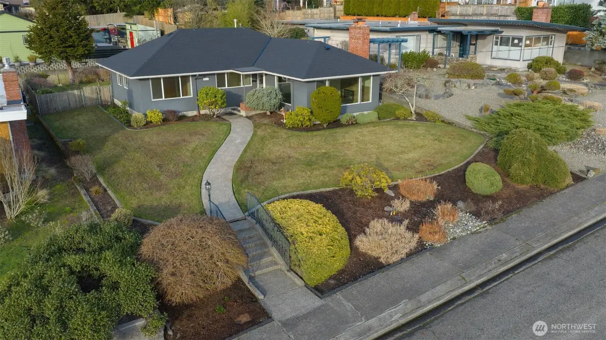 2110 E 17th Street, Bremerton, WA 98310 - #1