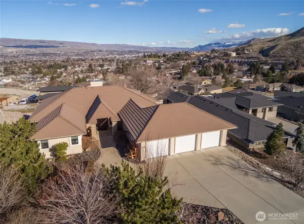 735 Castle Heights Drive, Wenatchee, WA 98801