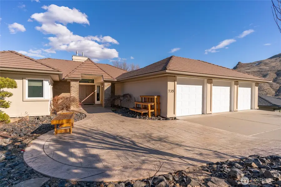 735 Castle Heights Drive, Wenatchee, WA 98801 - #3