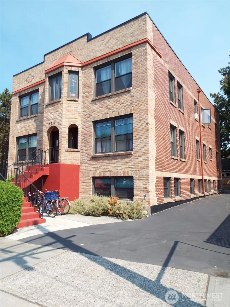6710 Greenwood Avenue N #1-6, Seattle, WA 98103 - Image #3