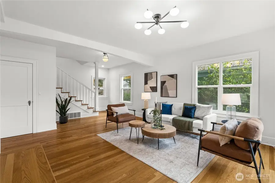 8211 Linden Avenue N, Seattle, WA 98103 - #3