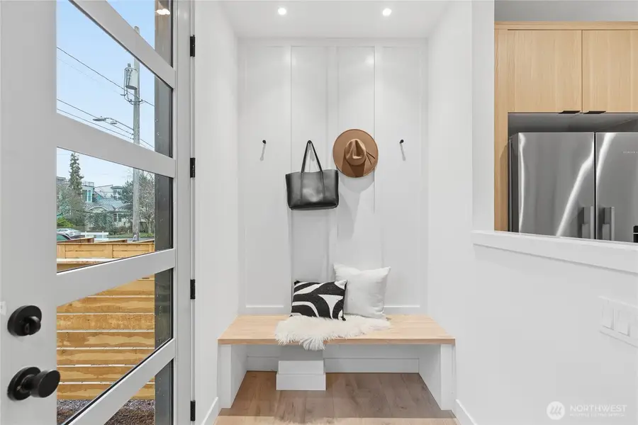 6515 19th Avenue Nw, Seattle, WA 98117 - Image #3