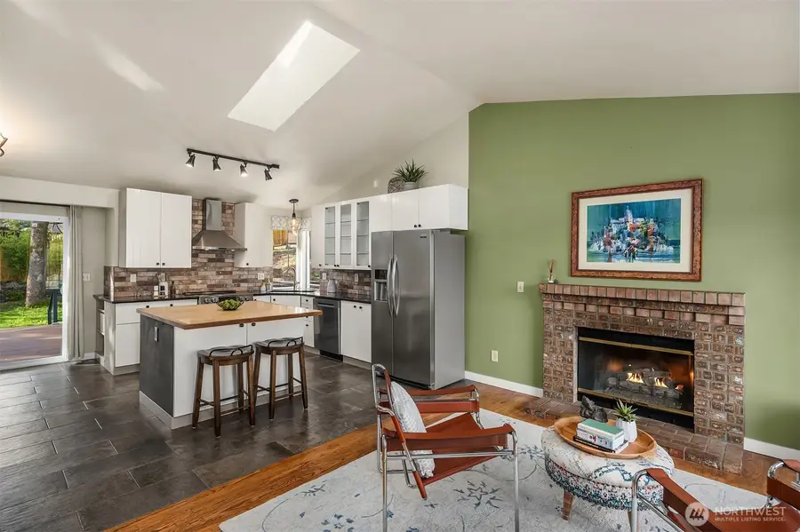 27615 221st Avenue Se, Maple Valley, WA 98038 - Image #2